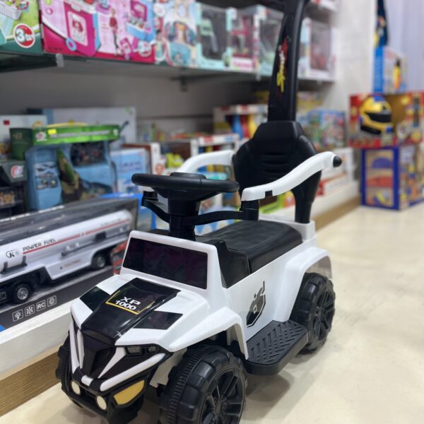 Auto poussoir musical blanc