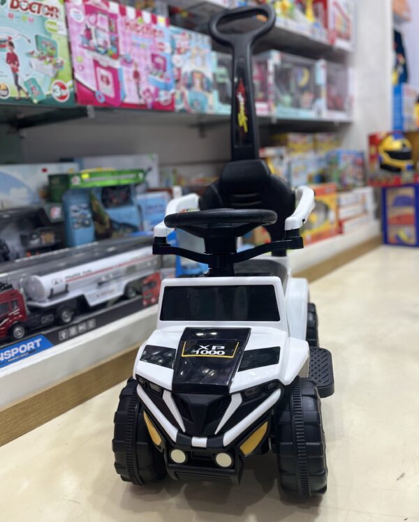 Auto poussoir musical blanc